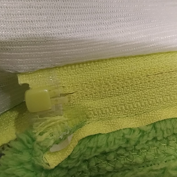 Zoobie Pets - Crocodile Pillow/Blanket - Picture 13 of 13